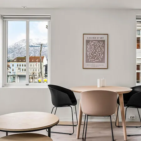 Center, Light & Modern Apartment *