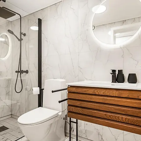 Apartment Center, Light & Modern *