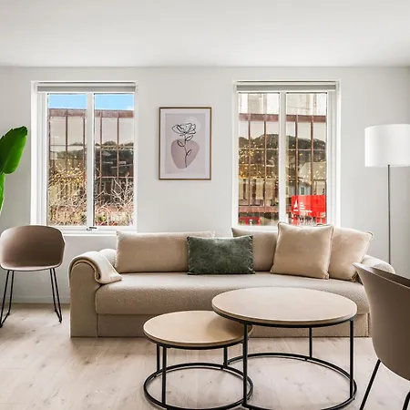 Center, Light & Modern