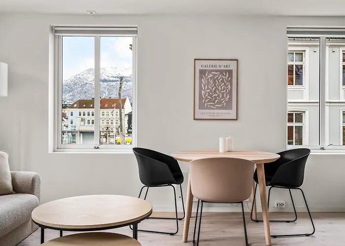 Center, Light & Modern Apartment *