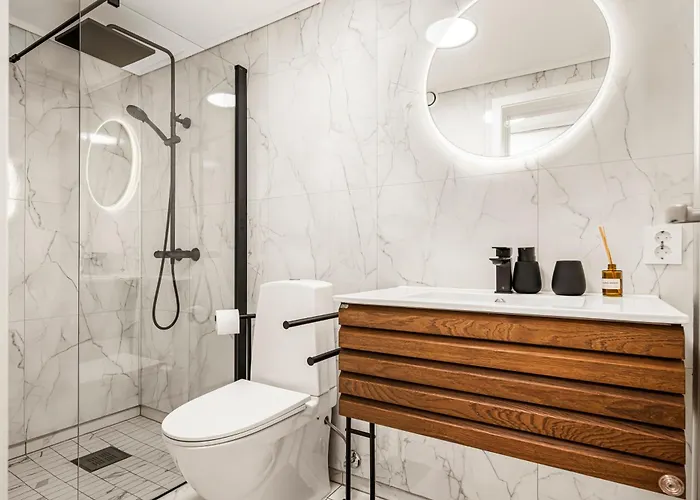 Apartment Center, Light & Modern *