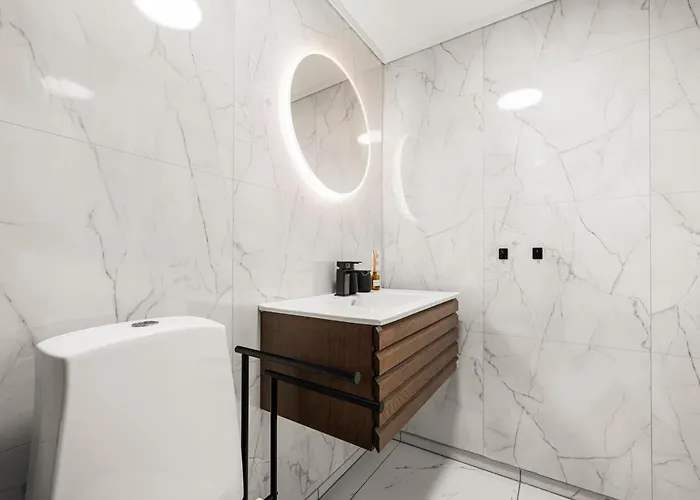Apartment Center, Light & Modern *