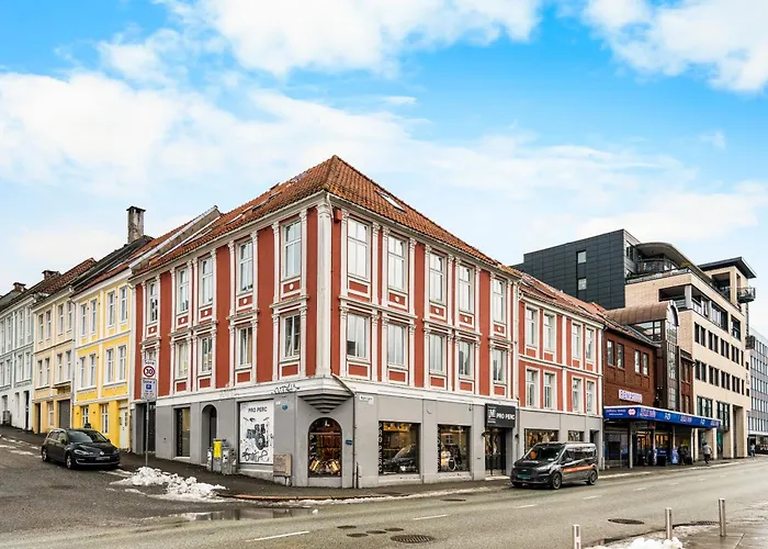 Apartment Center, Light & Modern